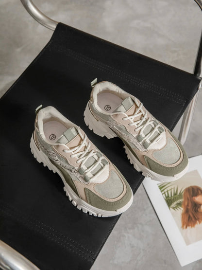 Sapatilha Verdes com padrão cobra