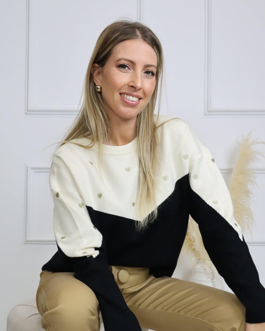 Camisola de malha com corações dourados bordados