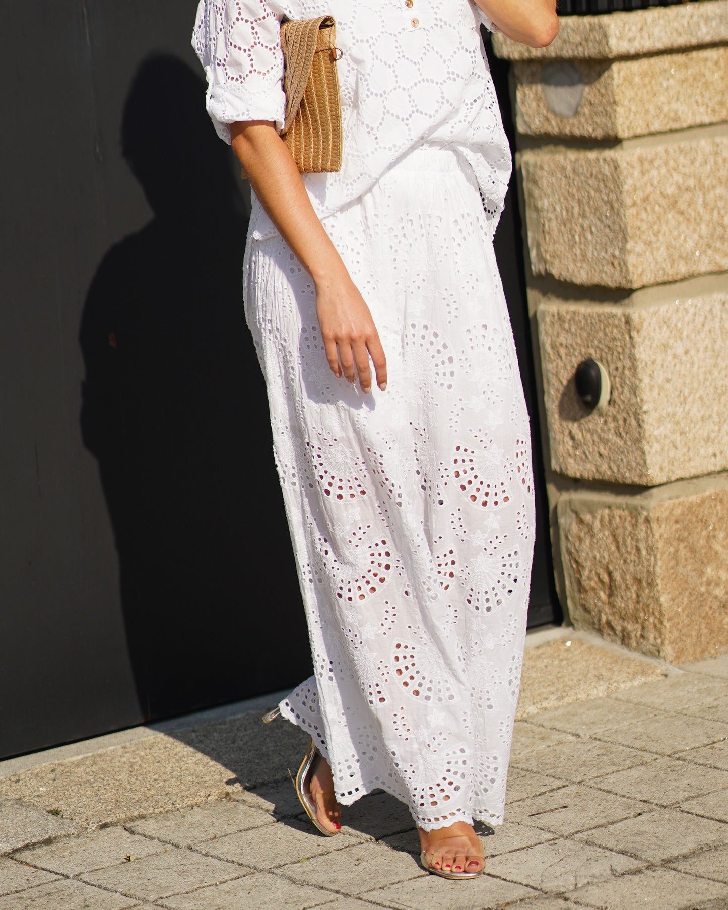 Pantalona bordada com forro