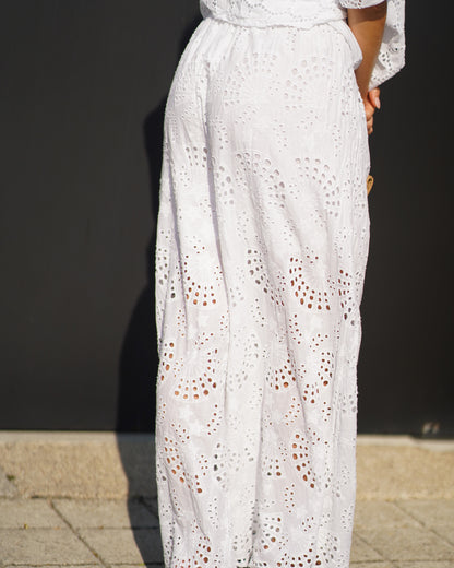 Pantalona bordada com forro