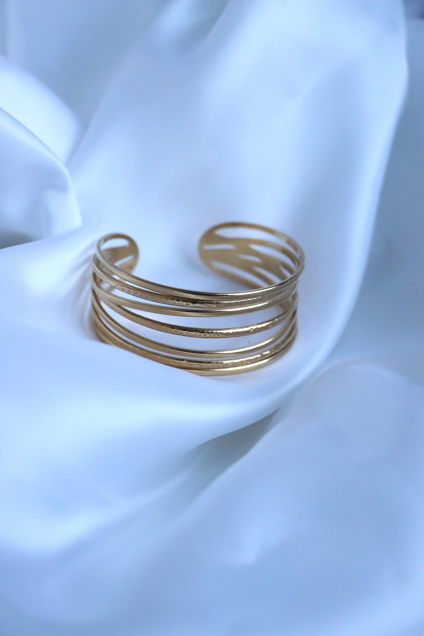 Pulseira dourada intemporal