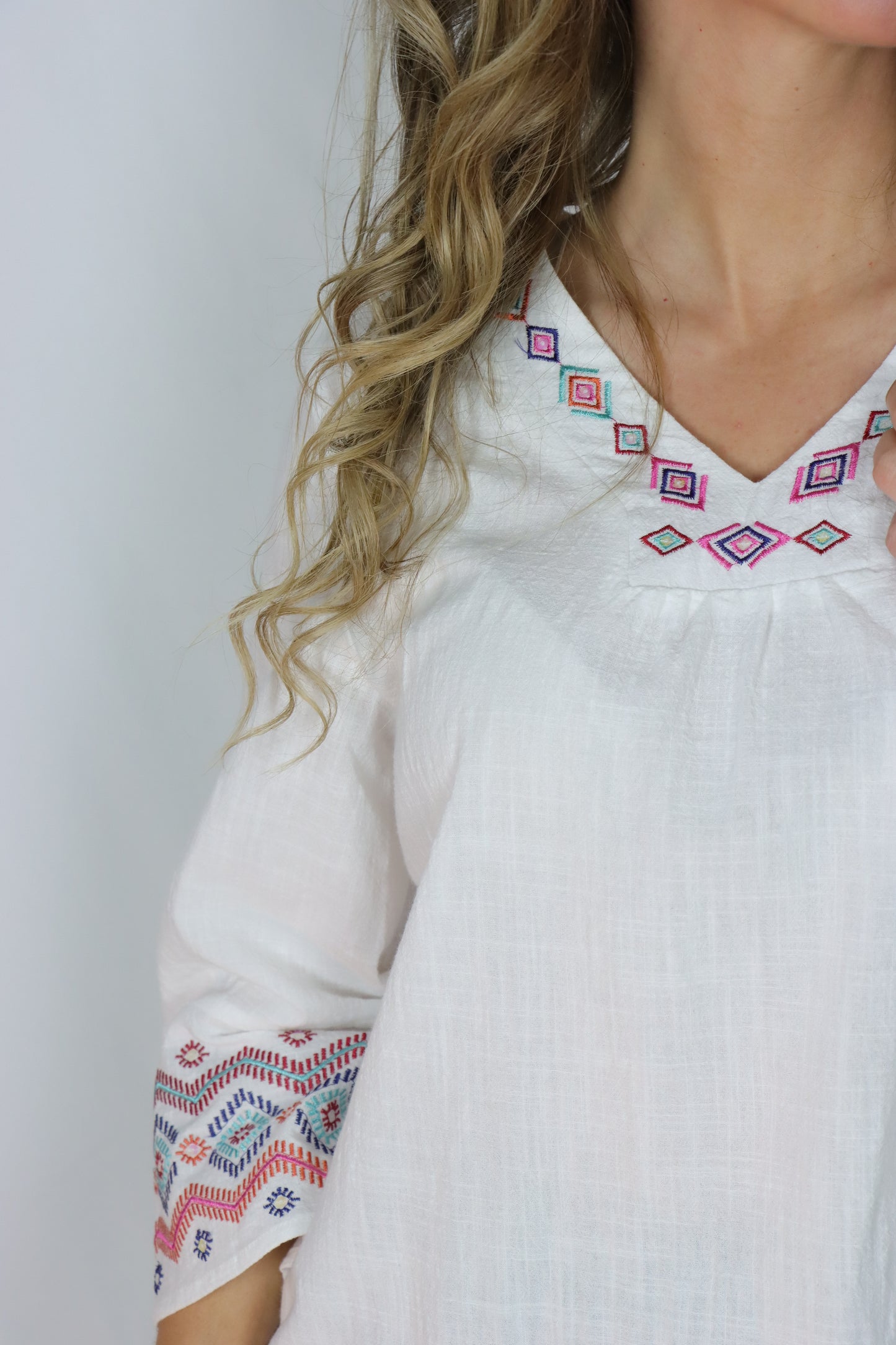 Blusa com bordado em relevo