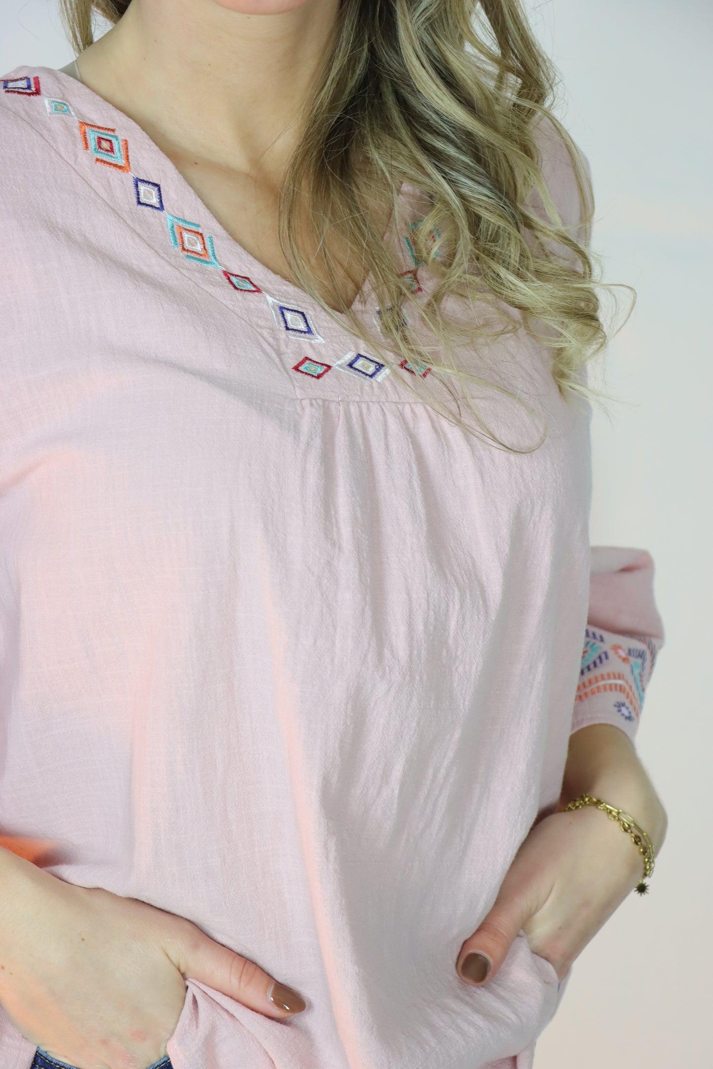 Blusa com bordado em relevo
