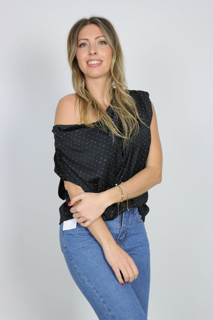 Blusa acetinada com brilhantes