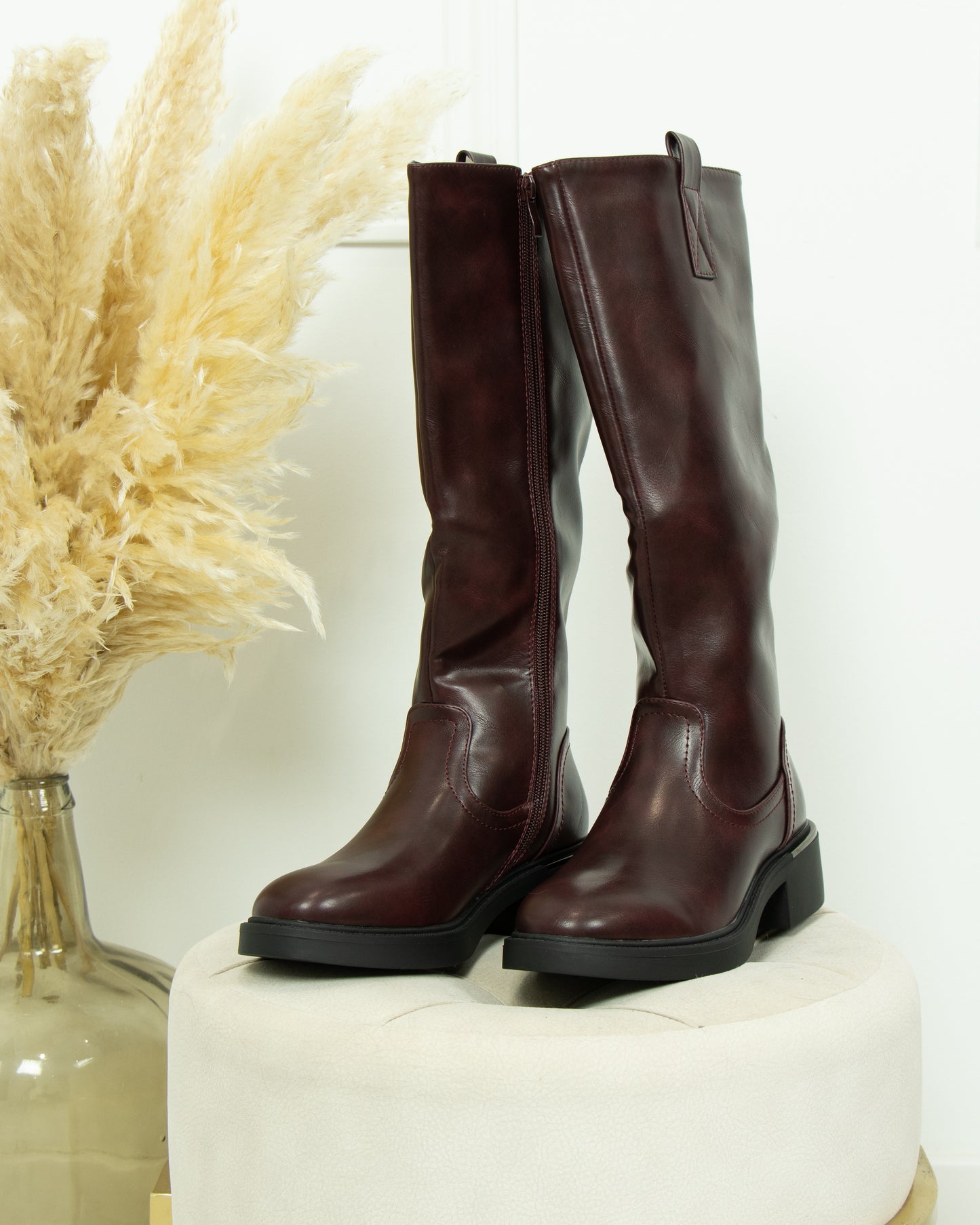 Bota de cano alto bordeaux