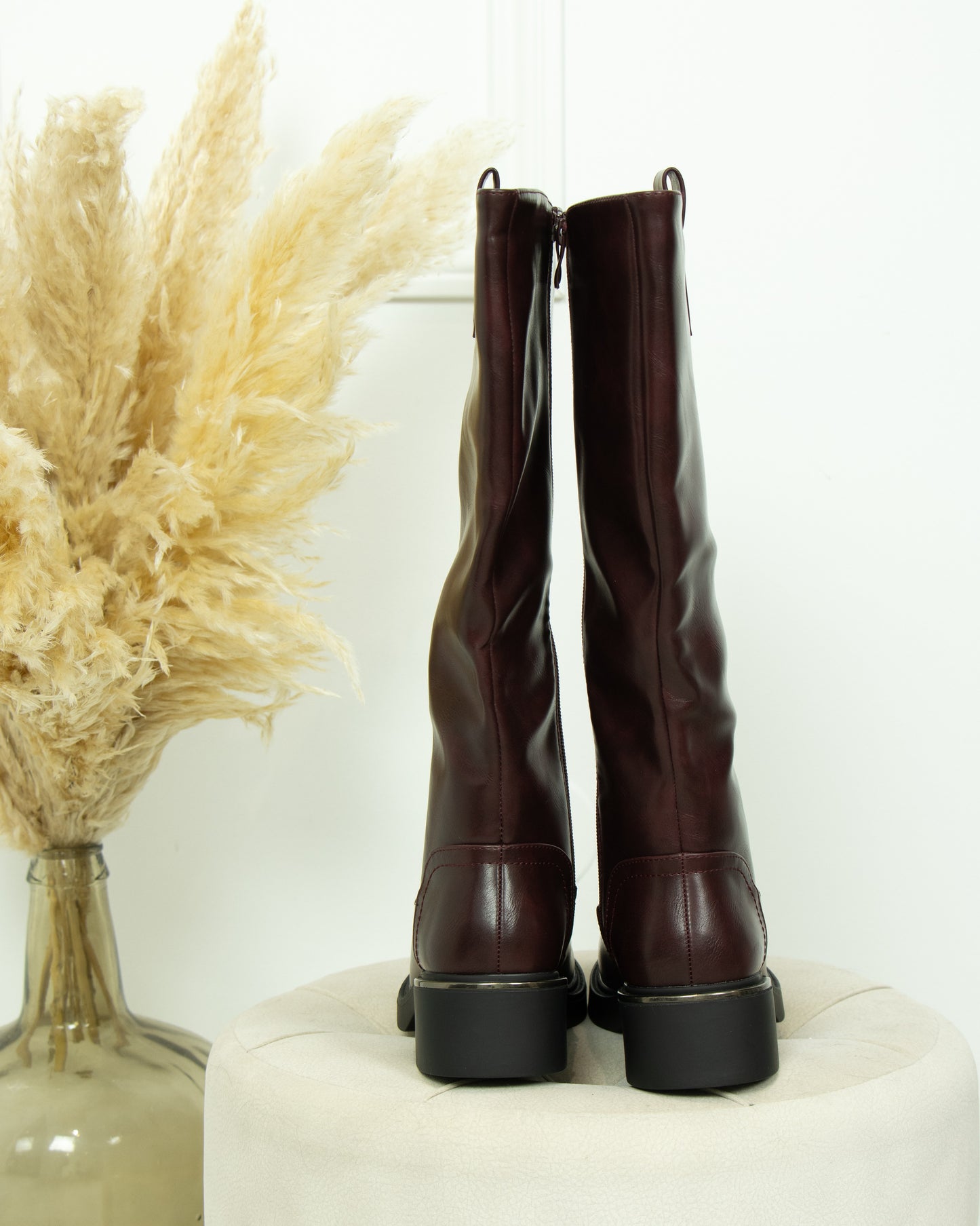 Bota de cano alto bordeaux