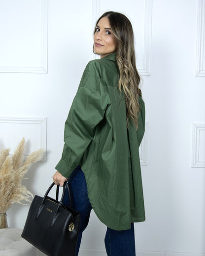 Camisa com botões decorativos