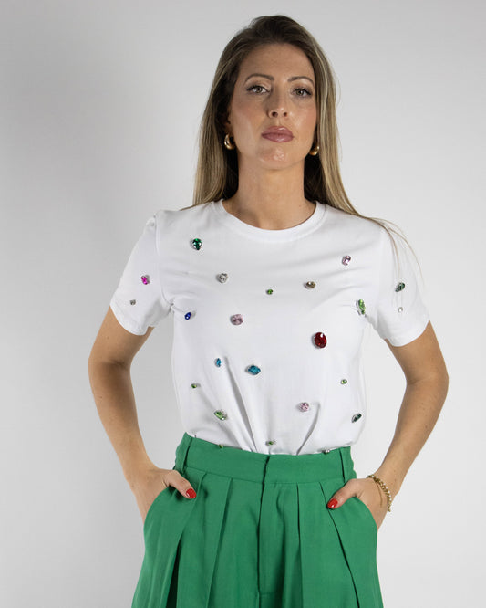 T-shirt Branca com Aplicações de Pedras