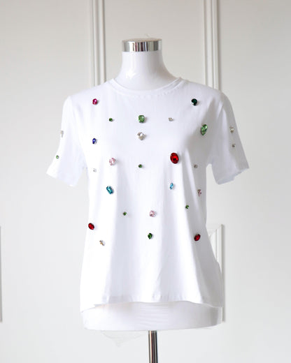 T-shirt Branca com Aplicações de Pedras